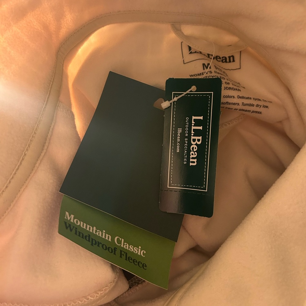 LL Bean Women's Mountain Classic Windproof Fleece Jacket. Size medium. - Picture 2 of 6
